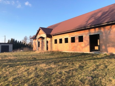 Sprzedam dom restauracyjny w stanie surowym -  Stare Prażuchy  -
