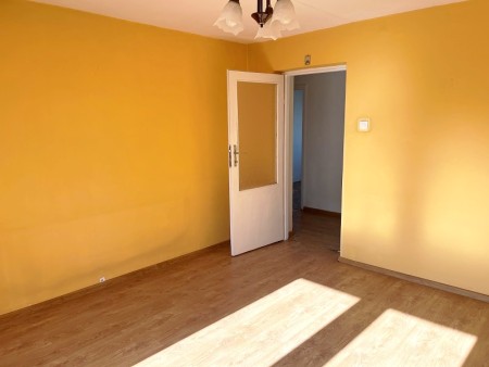 Sprzedam Dwa Pokoje do remontu II piętro Balkon - Kalisz   -
Zdjęcie nr 2