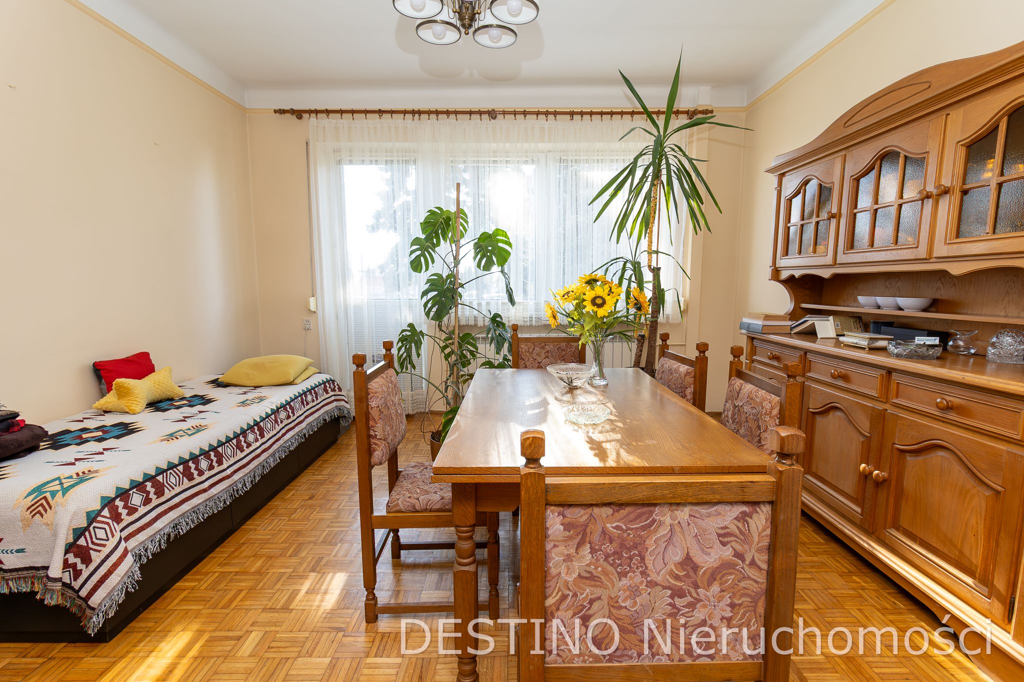 dom wolnostojący z atrakcyjną działką os Winiary - Kalisz   -
Zdjęcie nr 2