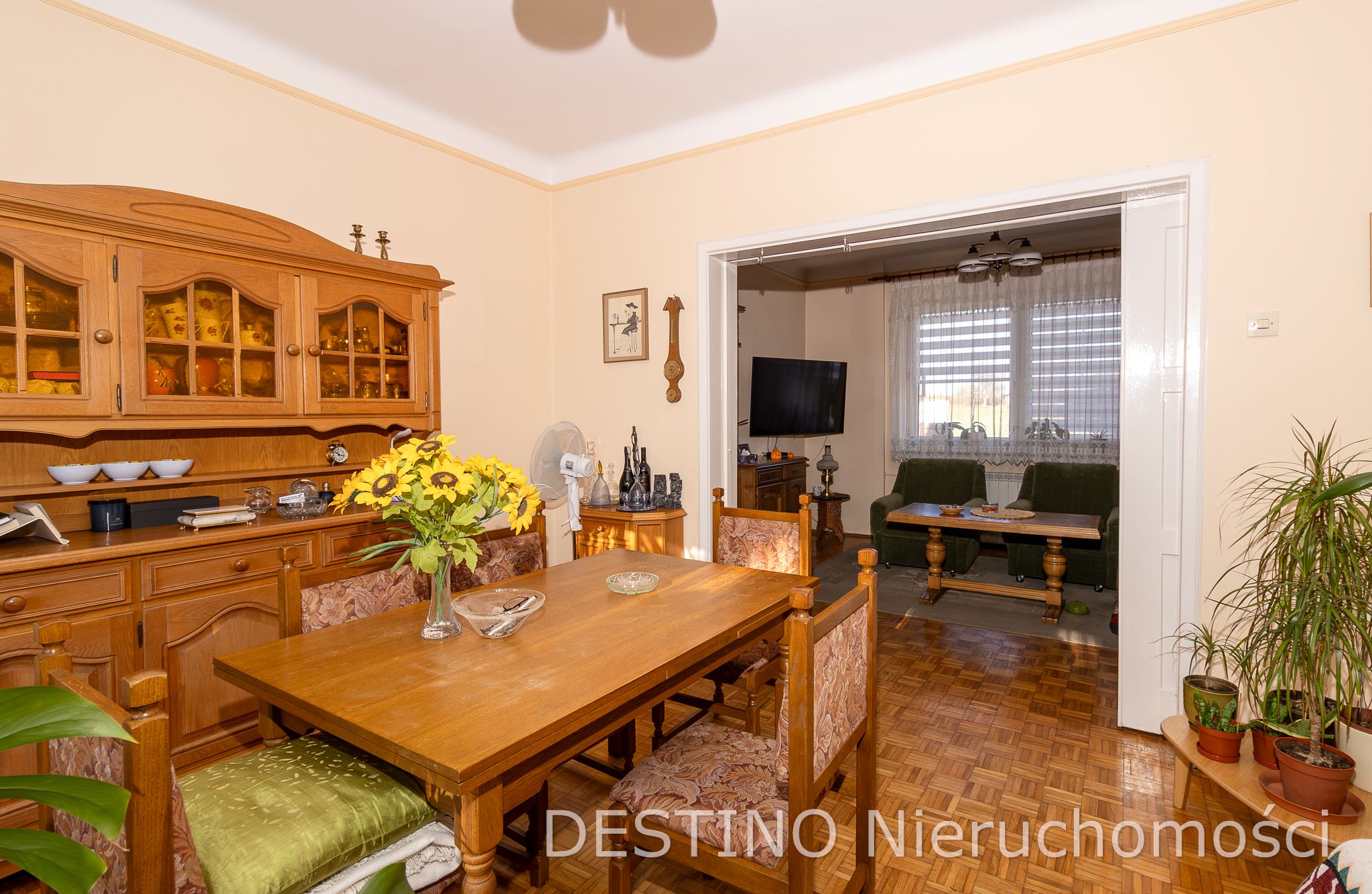 dom wolnostojący z atrakcyjną działką os Winiary - Kalisz   -
Zdjęcie nr 5