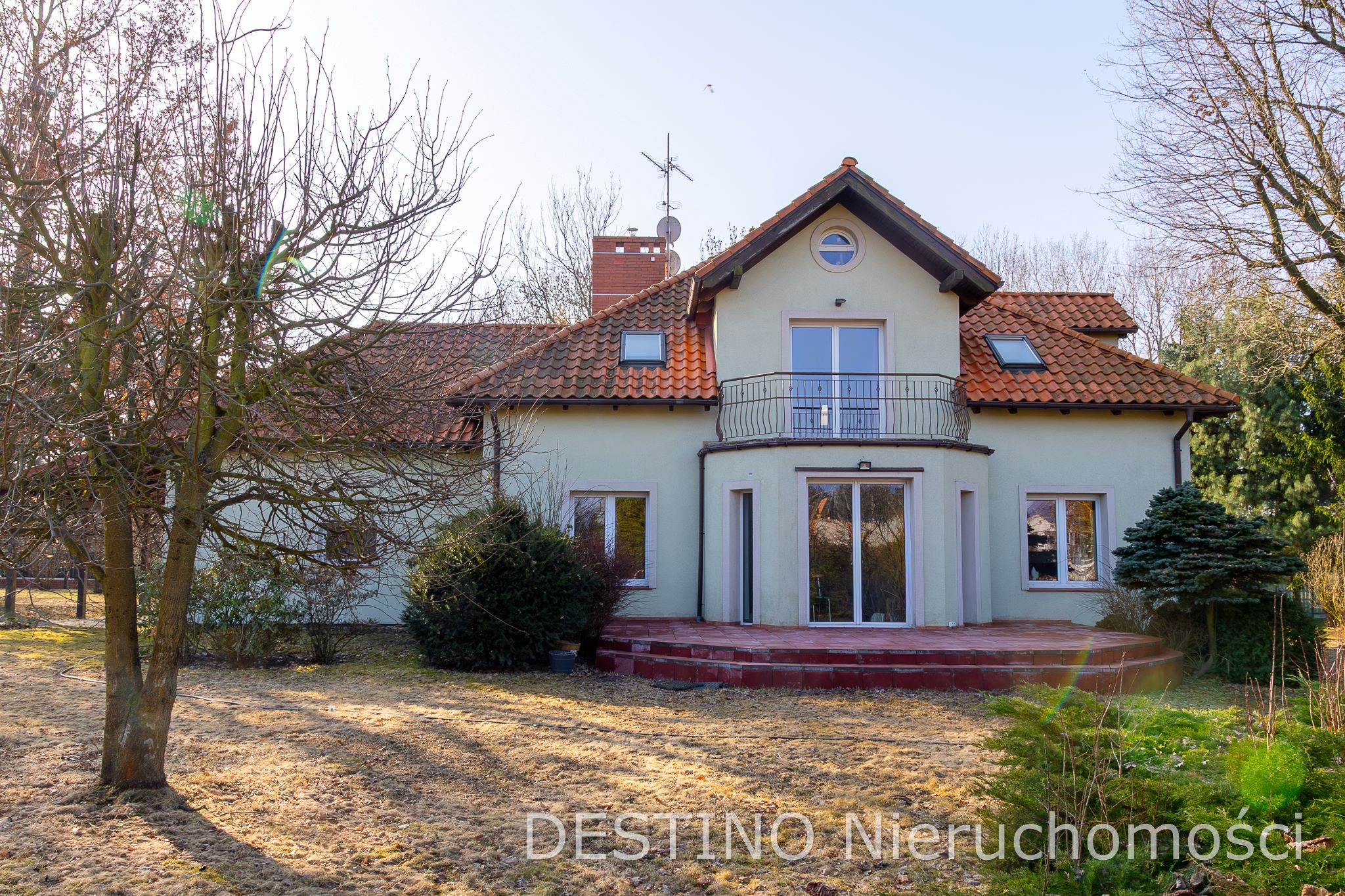 dom wolnostojący o pow 212 m2 w podkaliskim Stobnie -  Stobno  -
