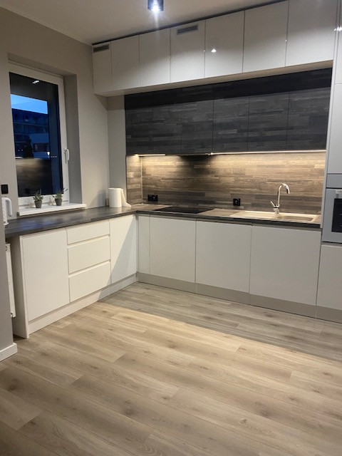 Wynajmę dwupokojowe mieszkanie z ogródkiem 2000 zł -  Ostrów Wielkopolski  -
