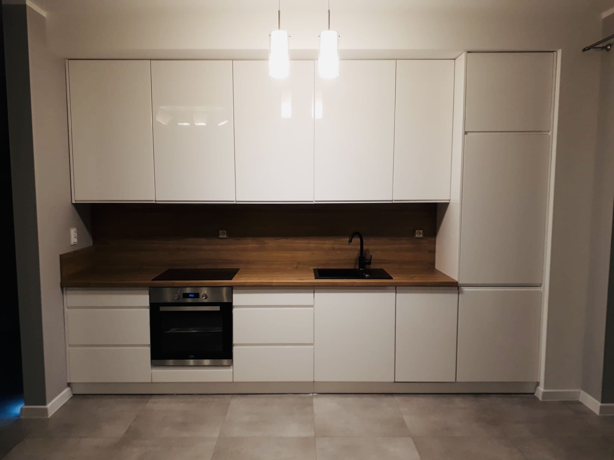 Wynajmę przestronne 2pok mieszkanie z balkonem -  Ostrów Wielkopolski  -
