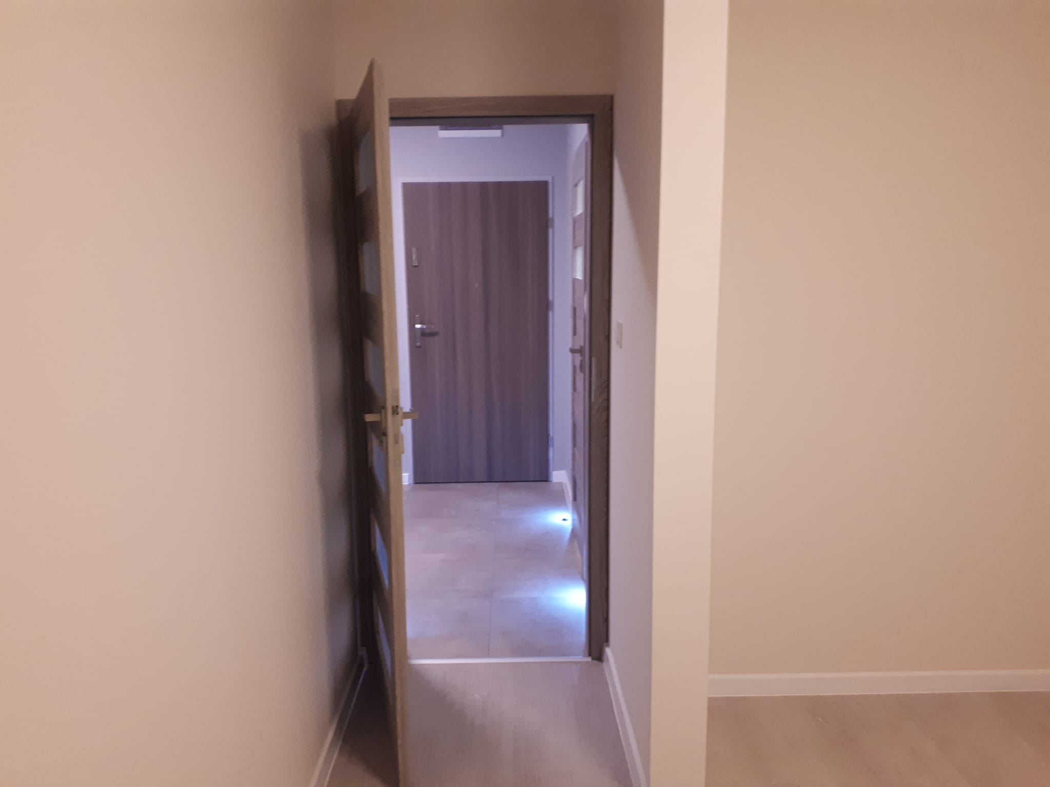 Wynajmę przestronne 2pok mieszkanie z balkonem -  Ostrów Wielkopolski  -
Zdjęcie nr 7