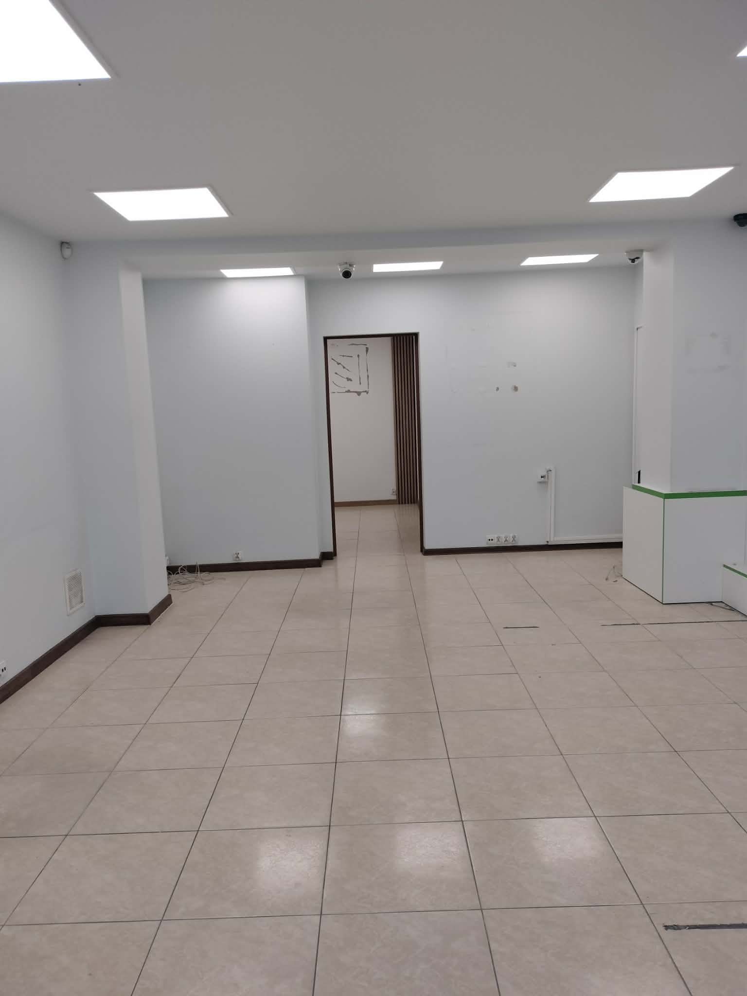 Lokal na parterze z witryną - Kalisz   -
