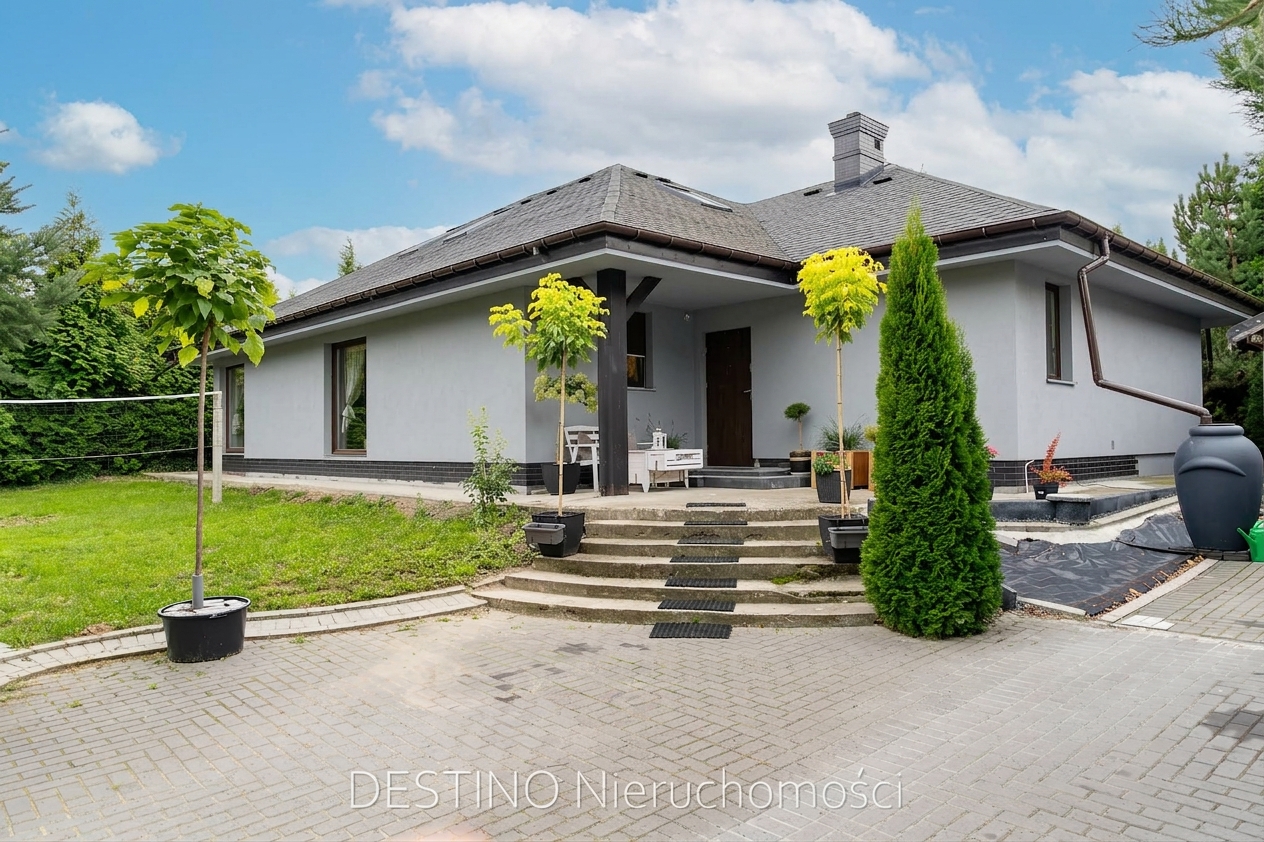 Na sprzedaż dom wolnostojący ok 180 m2 w podkaliskiej miejscowości Saczyn -  Saczyn  -
