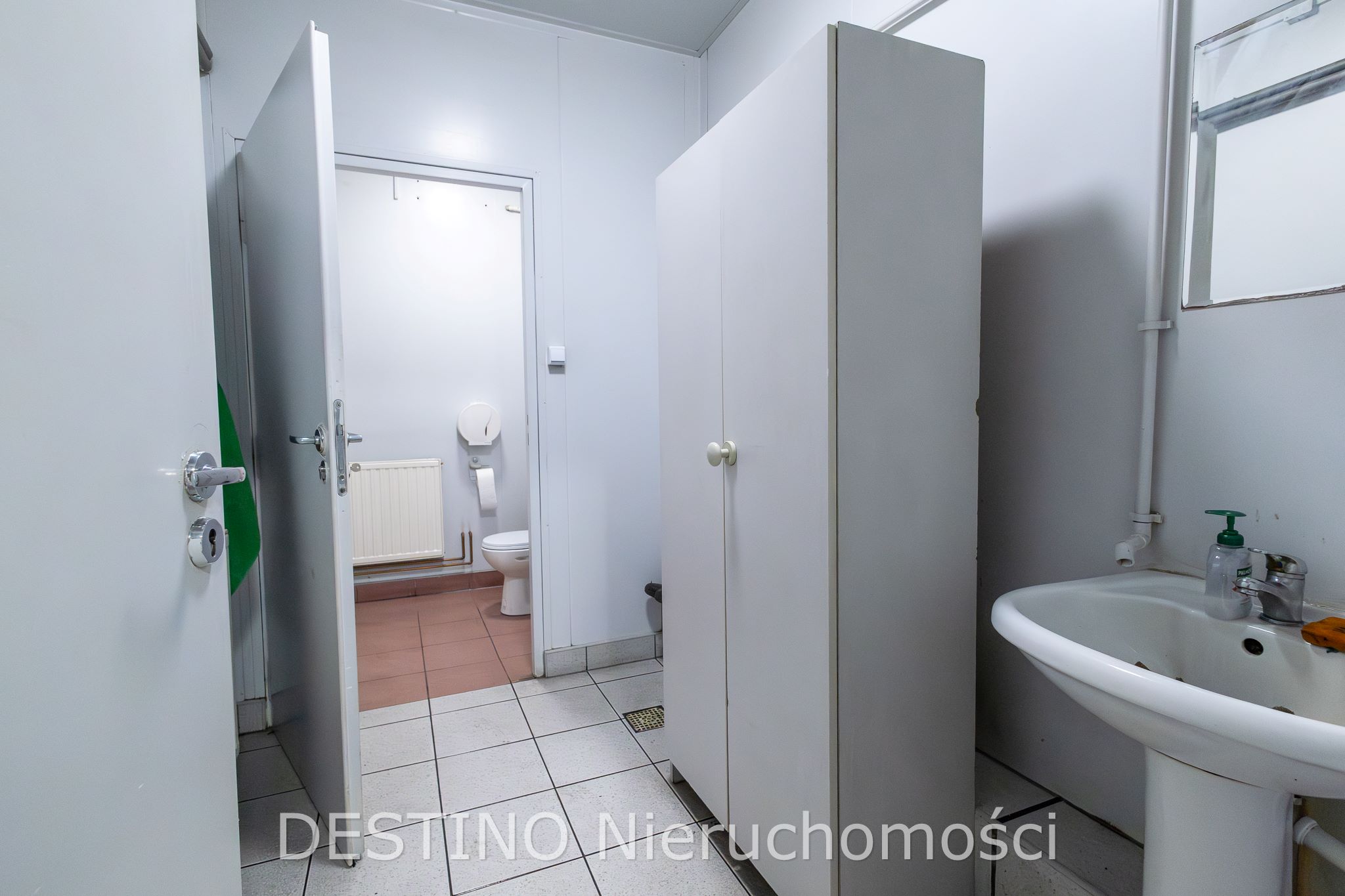 Do wynajęcia lokal użytkowy z funkcjonującą stacją diagnostyczną - Kalisz   -
Zdjęcie nr 11