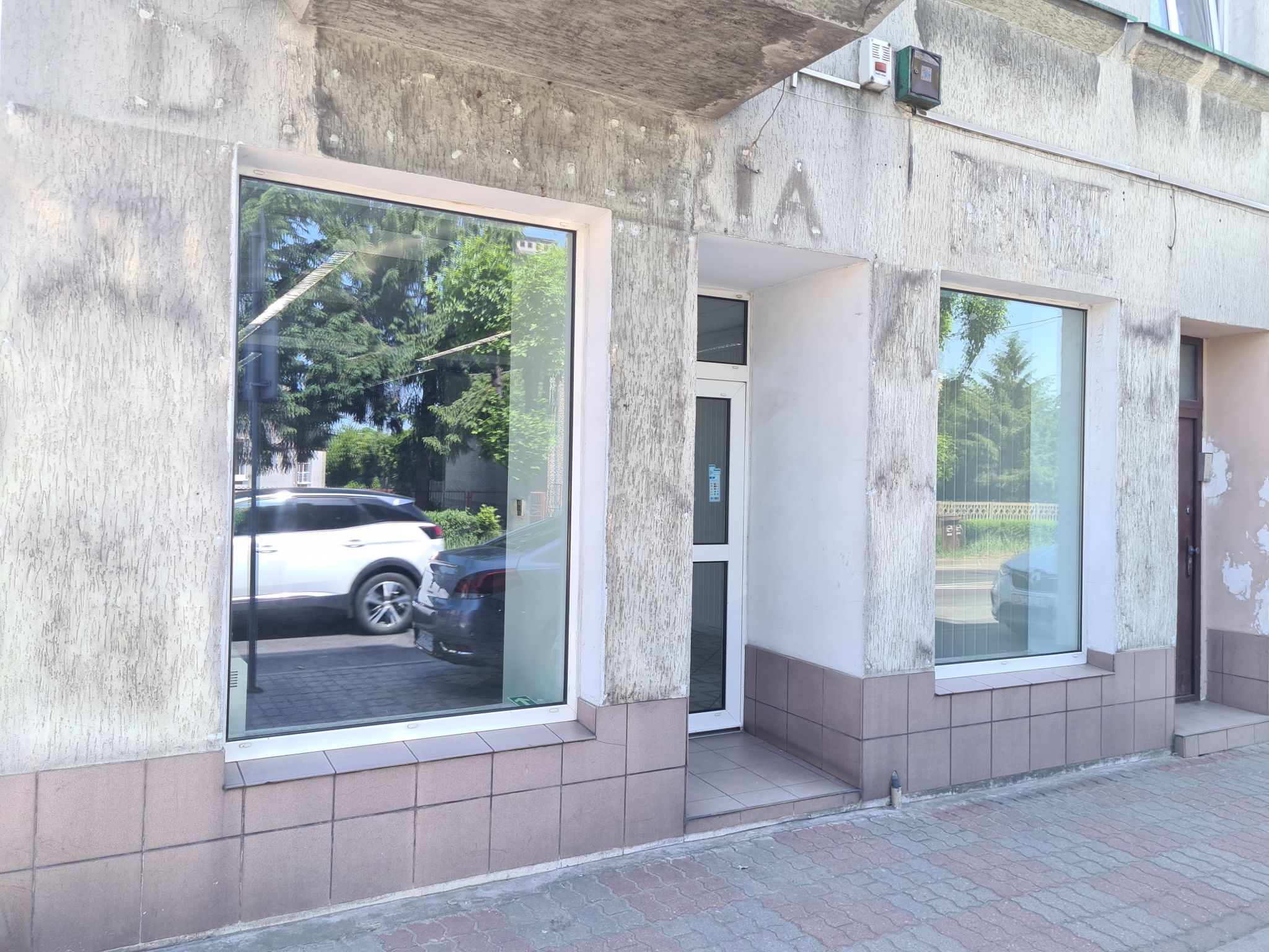 Lokal użytkowy 90m2 plus zaplecze socjalne i magazyn Błaszki - sieradzki  -
Zdjęcie nr 2
