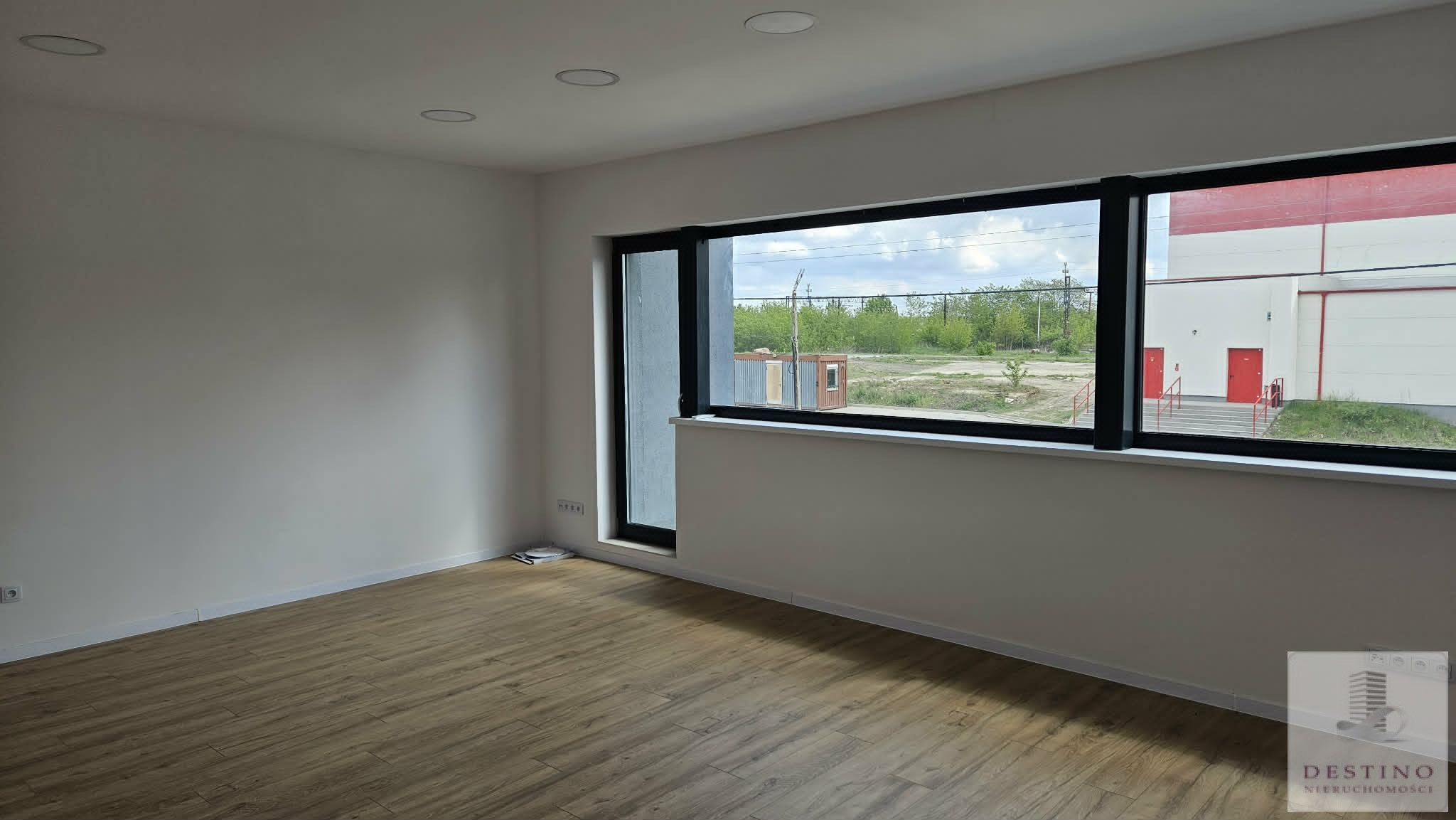 Lokal użytkowy 35m2 Nowe Skalmierzyce - ostrowski  -
