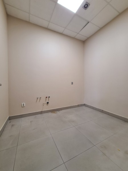 Atrakcyjny witrynowy lokal użytkowy 130m2 Kalisz ul Polna - Kalisz   -
Zdjęcie nr 5