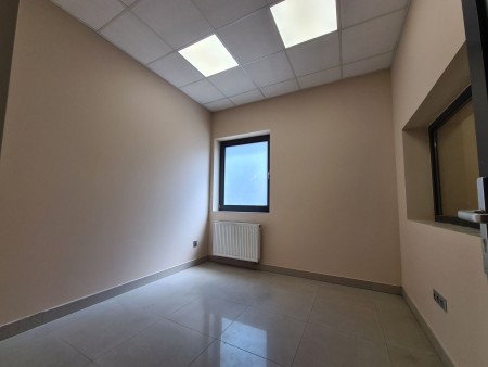 Atrakcyjny witrynowy lokal użytkowy 130m2 Kalisz ul Polna - Kalisz   -
Zdjęcie nr 6