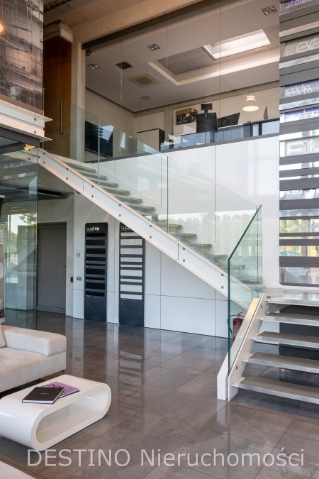 Nieruchomości gruntowe z obiektami biurowo - magazynowo - produkcyjnymi -  Dąbrowa  -
Zdjęcie nr 5