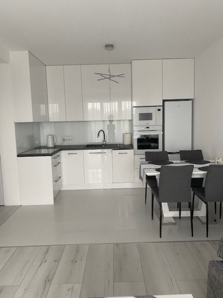 Wynajmę nowe 3pok mieszkanie z tarasem 2300 zł - Kalisz   -
